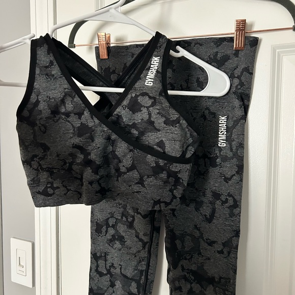 Gymshark Set - Picture 2 of 3